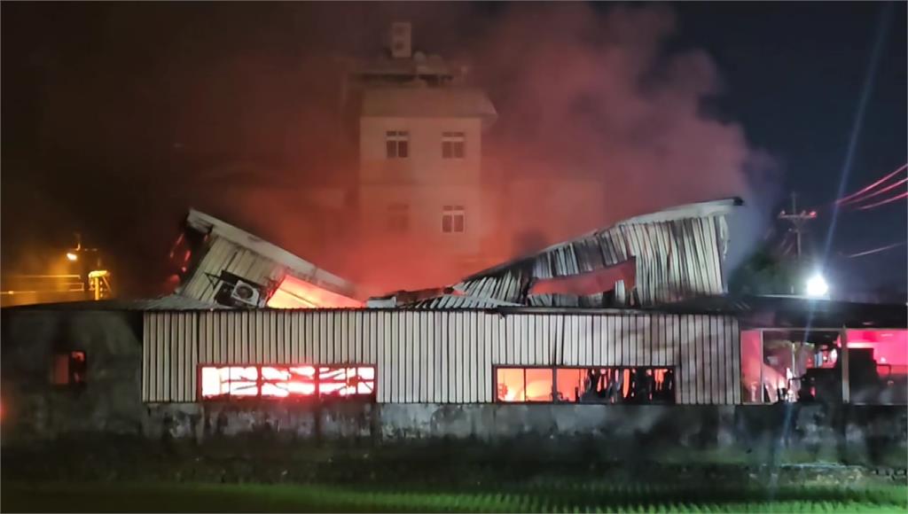 五結鋁門窗工廠大火 老闆兄弟事業.住家全毀