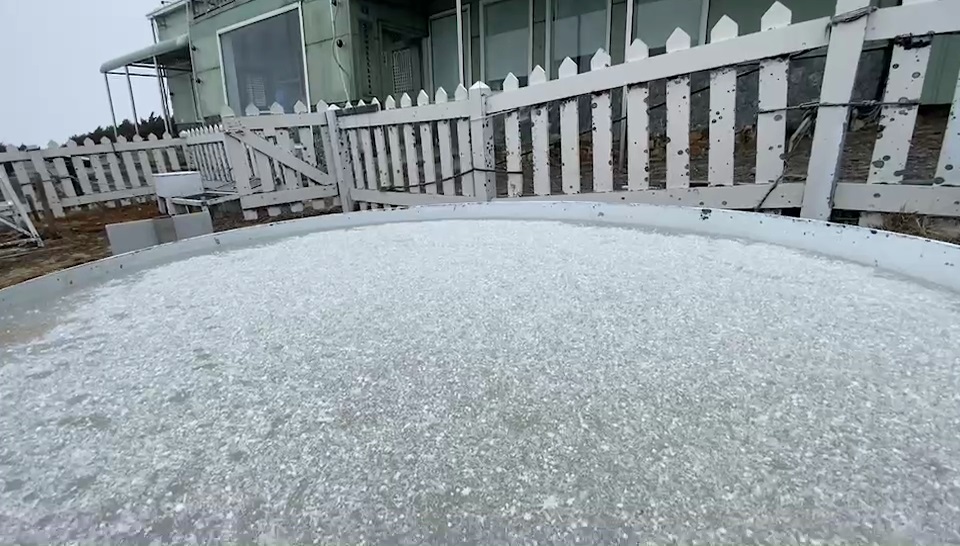 水氣充足！玉山13:50降雪 時間持續10分鐘以...