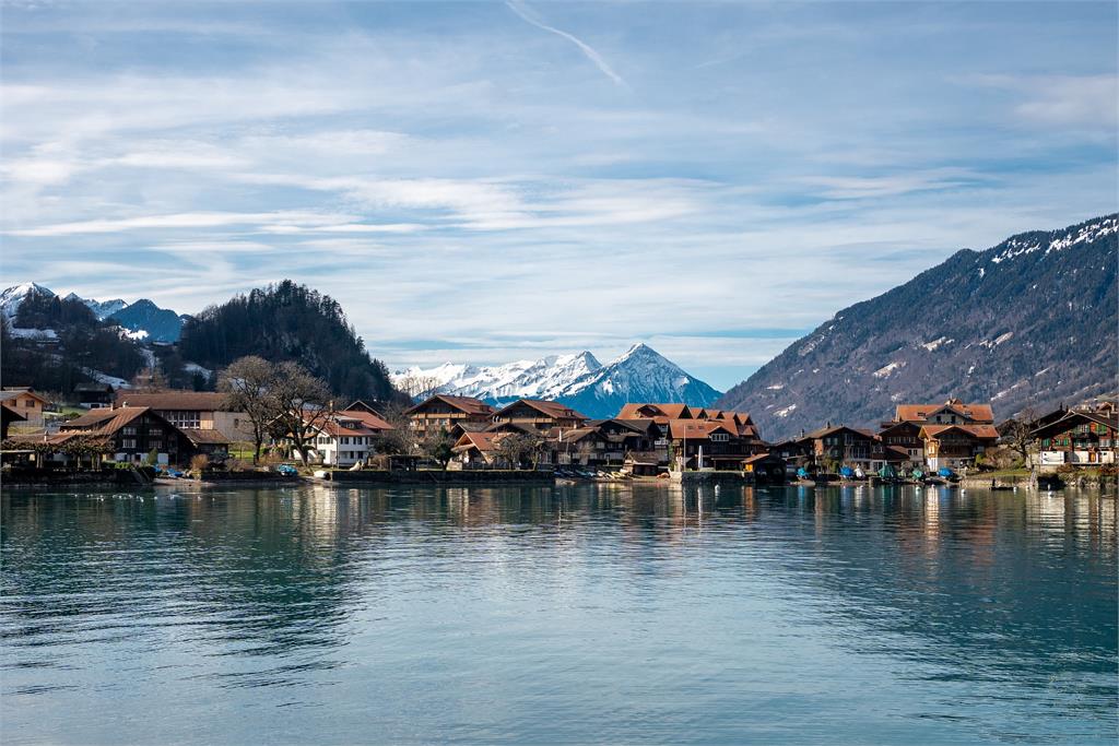 「愛的迫降」景點太夯，瑞士要收遊客每人170元的自拍費。示意圖／翻攝自Pixabay