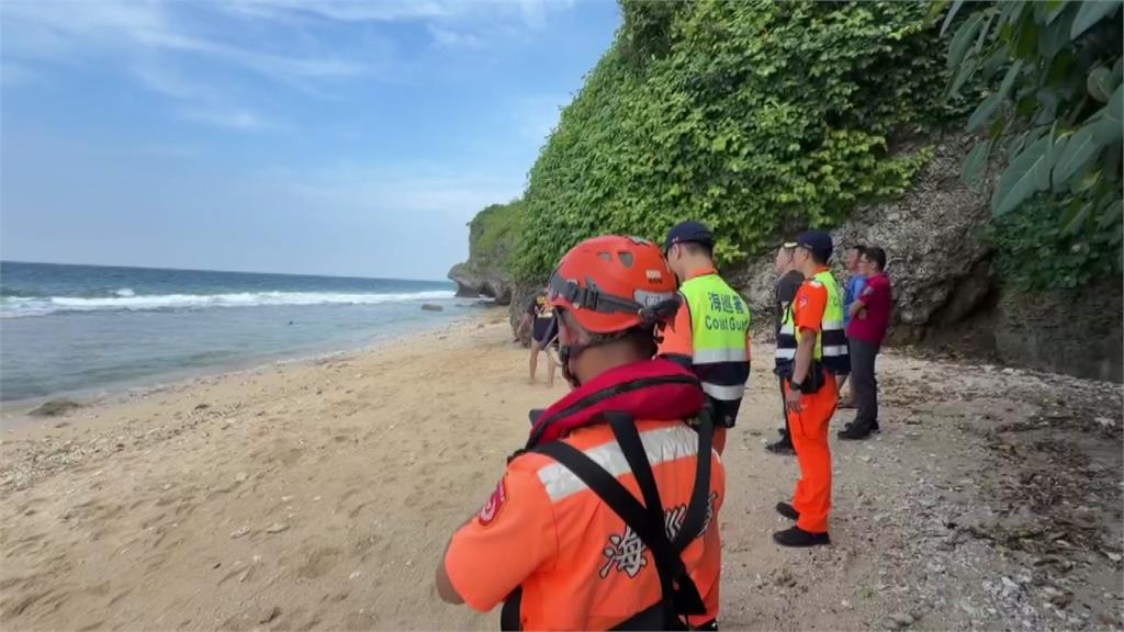 強颱襲浪大 小琉球「美人洞」遊客遭捲走搜救中