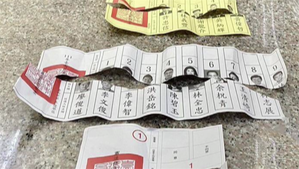 台南男子稱只想投里長，因此就把其他選票撕毀。圖／台視新聞