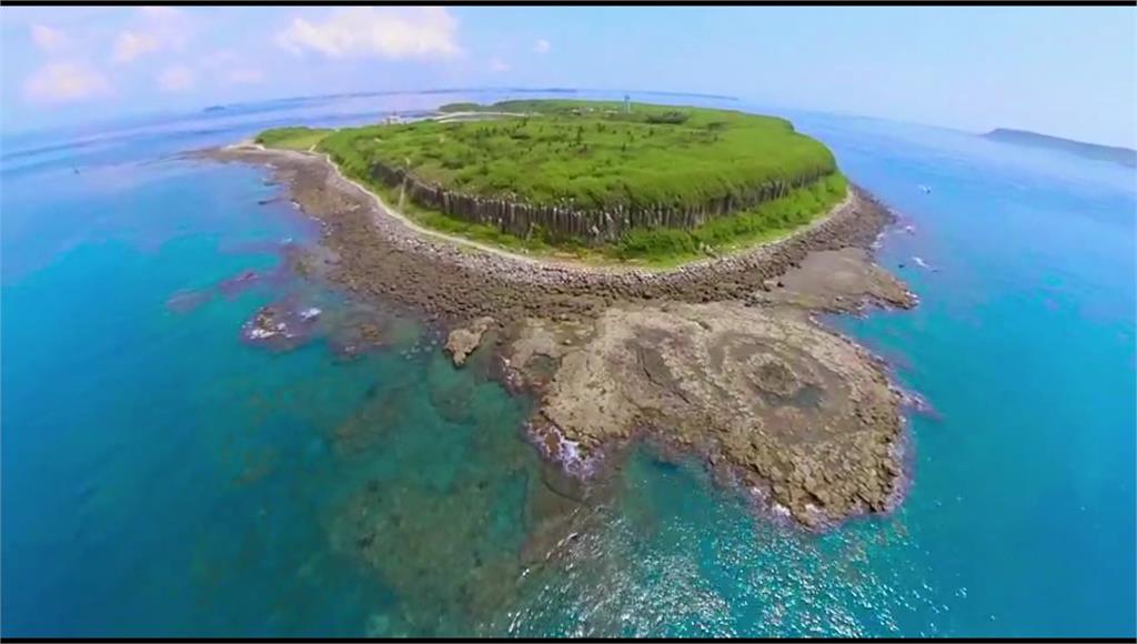 藉由VR虛擬實境，遊客能俯瞰澎湖離島美景。圖：台視新聞