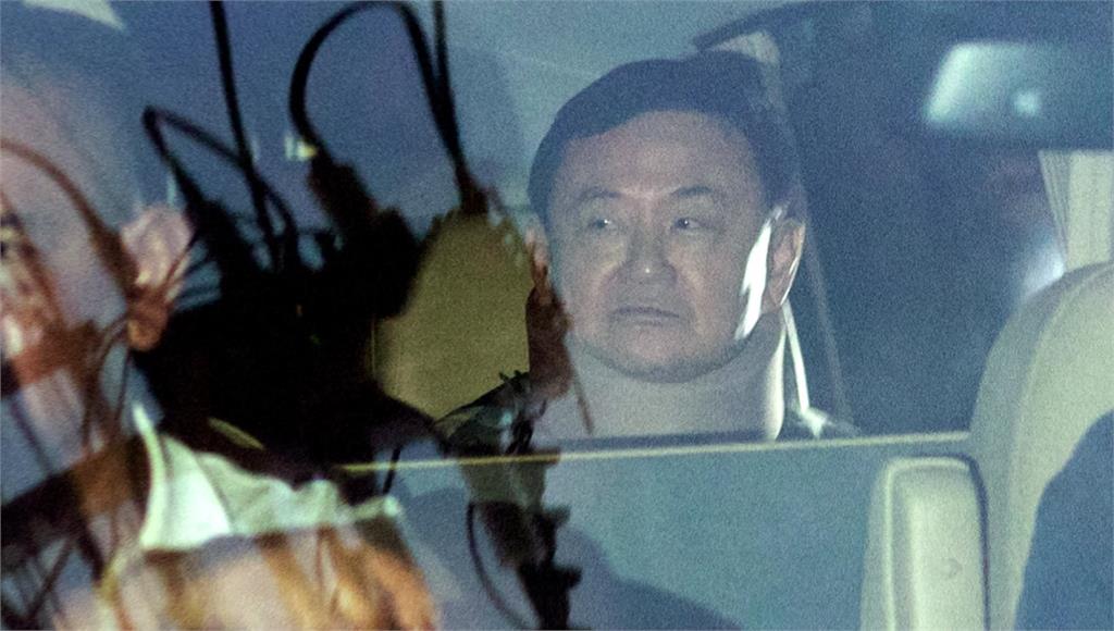 泰國前總理塔辛獲得假釋。圖／美聯社、路透社