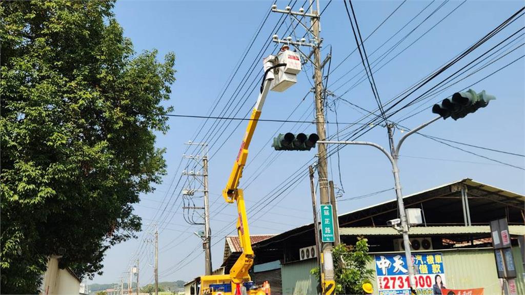 為提升供電穩定，南投竹山工業區進行計畫性停電施工。圖／台視新聞