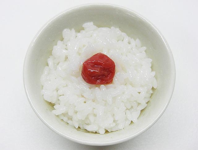日本研究證實，醃梅子的萃取物能抑制新冠病毒繁殖。圖／翻攝自Pixabay