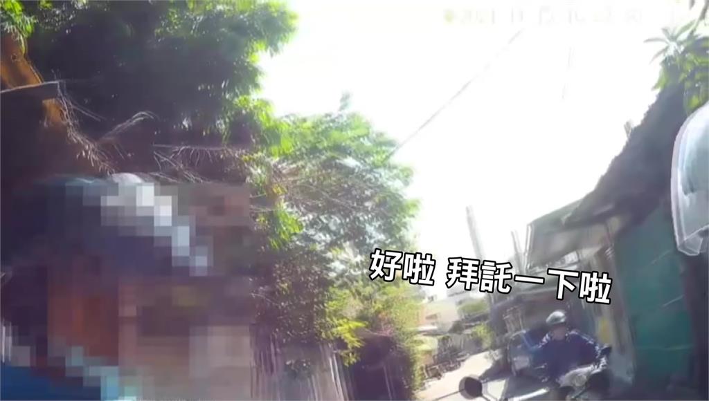 高雄旗山區一名劉姓男子因酒駕遭警察攔查，頻頻哀求意圖僥倖逃過一劫。圖／台視新聞