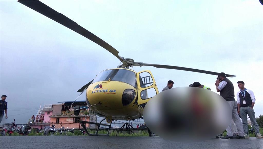 尼泊爾觀光直升機墜毀6人罹難。圖／路透社、美聯社