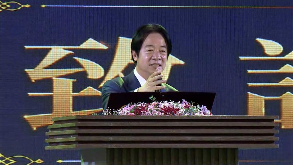 賴總統合體沈伯洋 喊話國家要順、月薪破3萬
