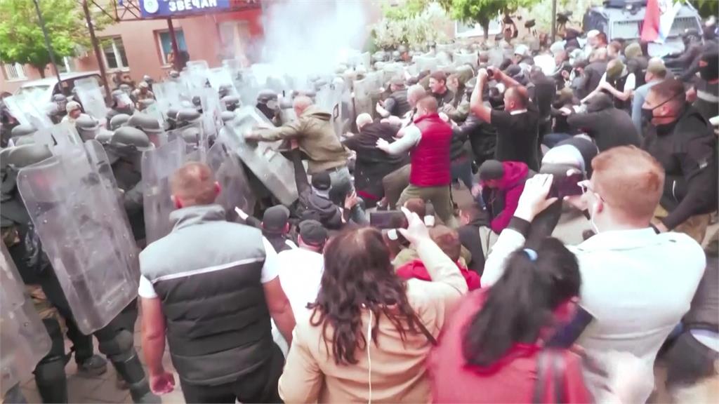 科索沃爆發嚴重警民衝突。圖／路透社