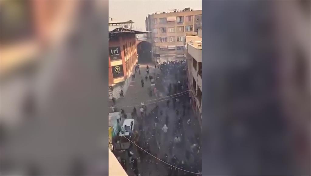 伊朗通膨52%掀暴動釀35死！川普揚言介入、當局急發補貼穩局勢