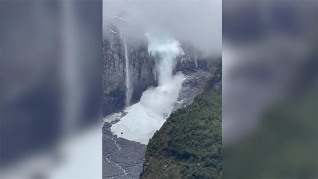 智利國家公園冰川大規模崩塌。圖／路透社