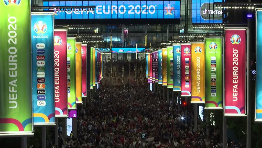 歐國盃決賽，主辦國英國擬開放6.6萬人進場觀賽。圖／AP Direct