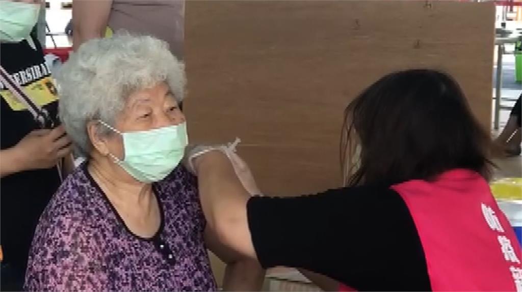 竹市端午搶頭香 80歲以上開打疫苗！ 長者：不會...