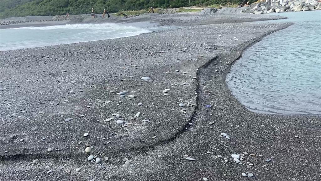 台東尚武漁港淤沙難解，嚴重影響漁民生計。圖／台視新聞