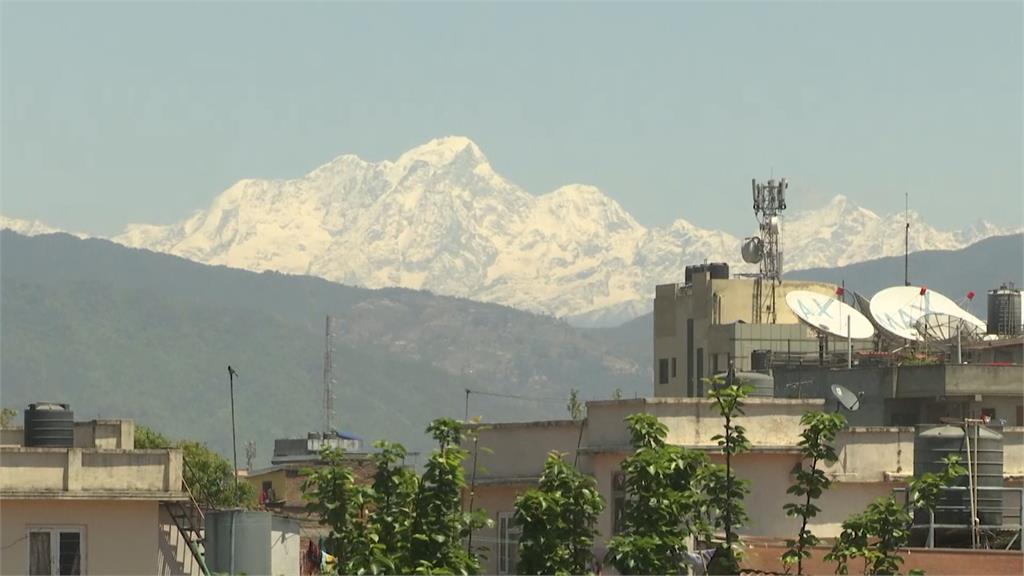 世界最高峰聖母峰今年重新開放。圖／翻攝自AP Direct