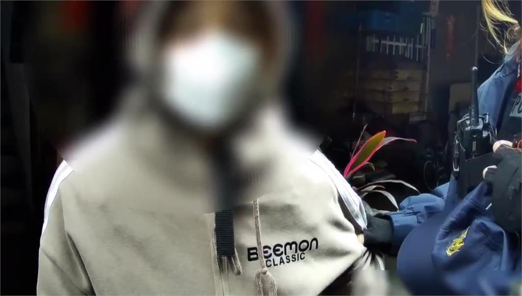 越女版「灰姑娘」！失聯移工見警棄車狂奔 跑到鞋都掉了仍遭逮