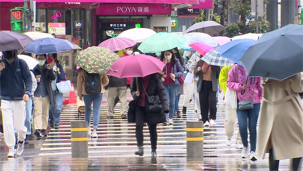 今明18縣市低溫特報，北台灣水氣增加又濕又冷。示意圖／台視新聞（資料畫面）