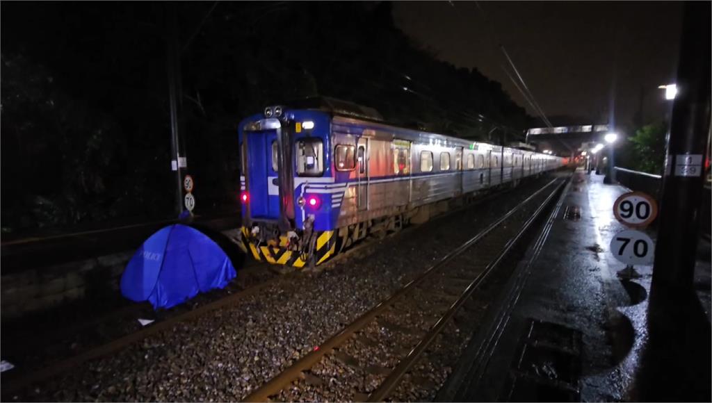 疑撿東西闖台鐵暖暖站鐵軌 40歲男遭列車衝撞喪命