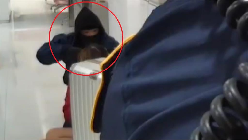 搶銀行嫌身分曝光！前德州撲克冠軍欠債700萬 舉槍喊「要錢不要命」