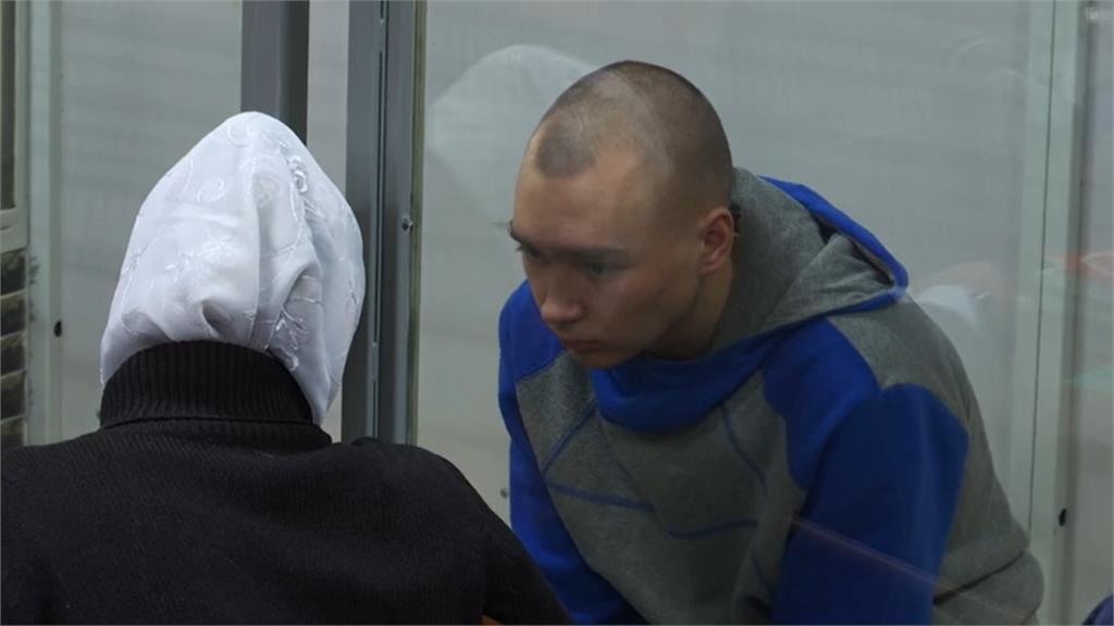 21歲的俄羅斯士兵希希馬林遭控槍殺平民，他當庭認罪。圖／翻攝自AP Direct