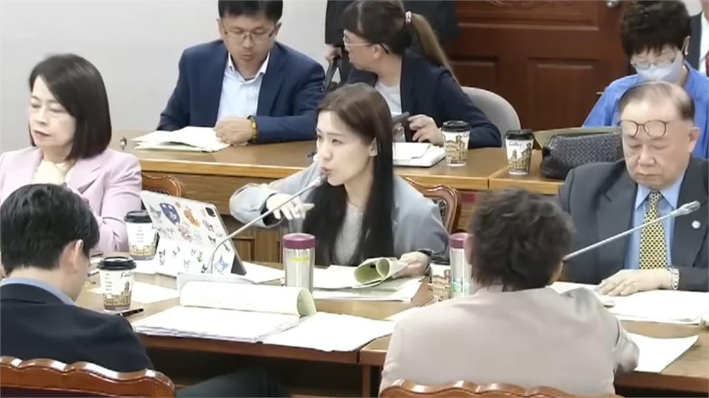 徐巧芯突拋8千億版國防軍購嚇到傅崐萁 藍今開緊急會議凝聚共識