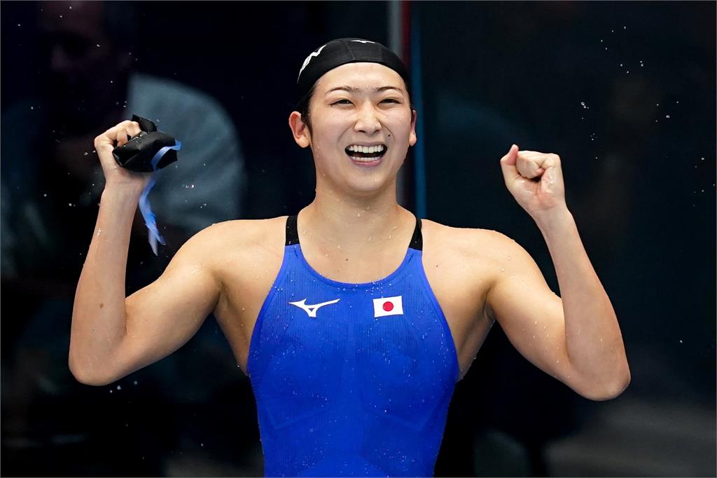 池江璃花子於日本全國游泳錦標賽，蝶式一百公尺決賽，以57秒77奪冠。翻攝自Twitter@gorin