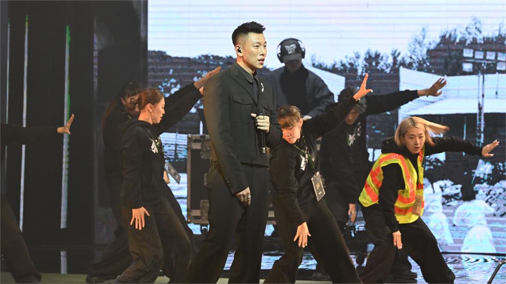 金馬62／頑童MJ116開場嗨唱　 大玩「96分鐘」梗片場景象直搬舞台