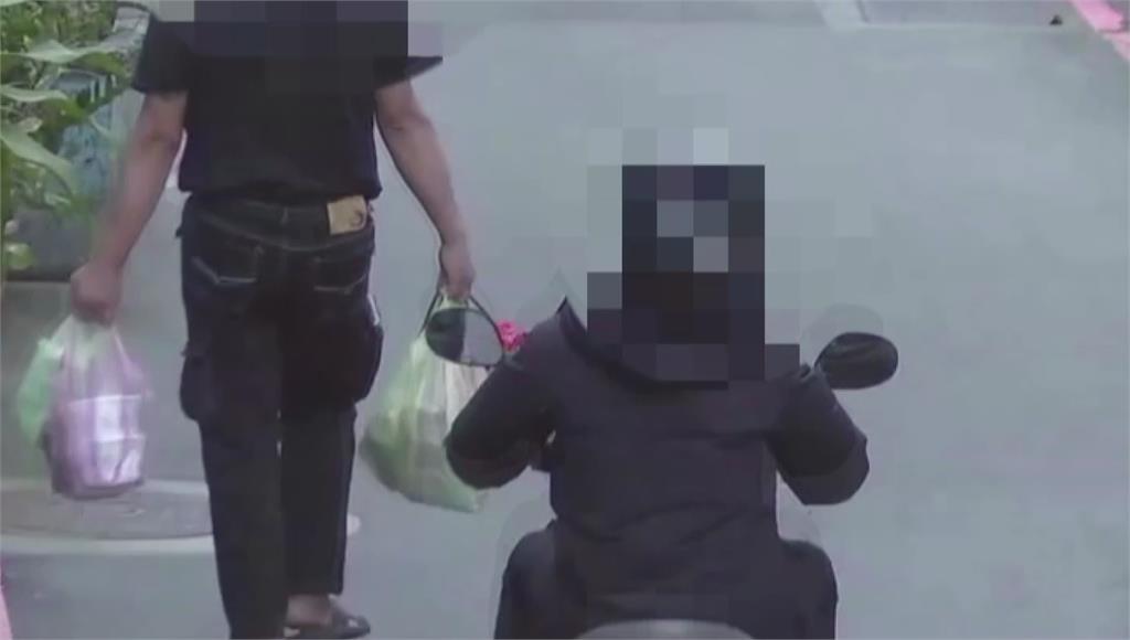 男買菜返家遇機車搶案！脖子上「金項鍊」被搶走　警循線追緝中