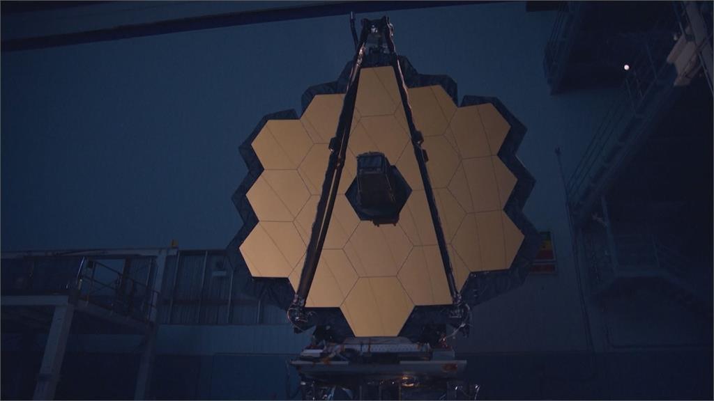 韋伯望遠鏡將擔負重任，協助科學家研究宇宙形成的過程。圖：AP