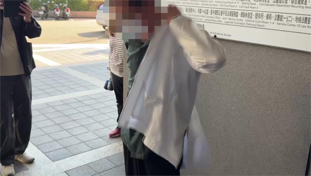 醫大生遭酒駕撞死 主播父穿亡兒白袍淚灑法庭