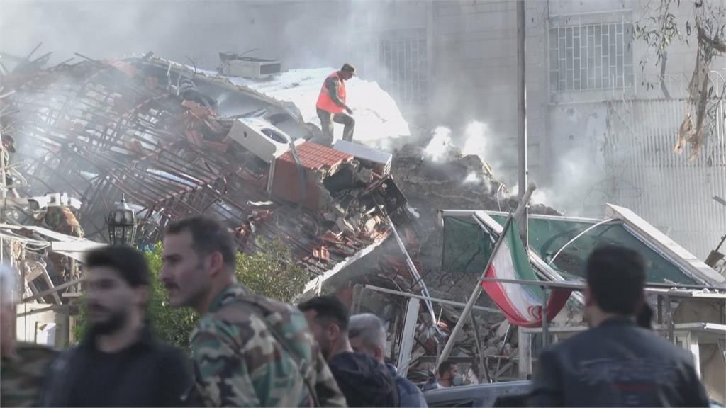 以巴戰火不停歇，以軍更轟炸伊朗駐敘利亞大使館旁的附屬建築。圖／畫面攝自AP