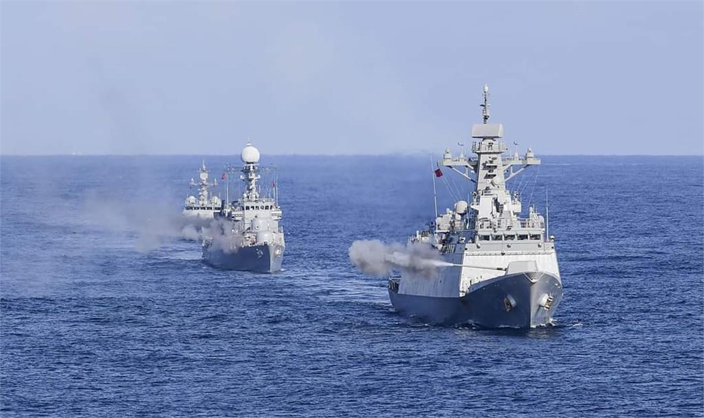 8日上午北韓兩艘船艦突然闖入南韓海域，南韓海軍3次開槍警告。示意圖／翻攝自대한민국 해군 Republic Of Korea Navy官網（非當事畫面）