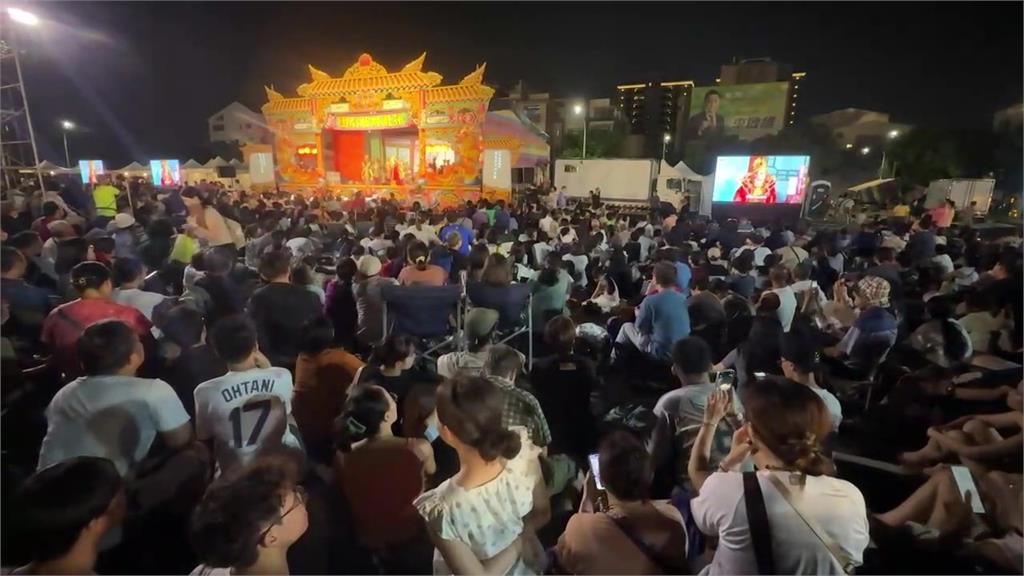 台南鍘美藝術節「辦桌看戲」 看包公鍘陳世美人潮爆滿