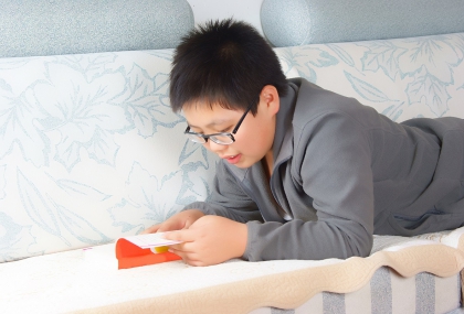 孩子近視度數狂飆？醫揭「3大惡化高峰」 黃金逆轉期這時候搶救最有效