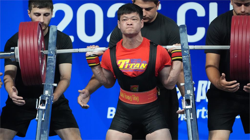 謝宗庭在男子裝備輕量級拿下銀牌。圖／中華奧會提供