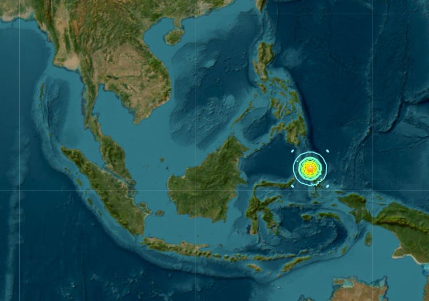 印尼東部發生規模7.0強震。圖／翻攝自U.S. Tsunami Warning Centers