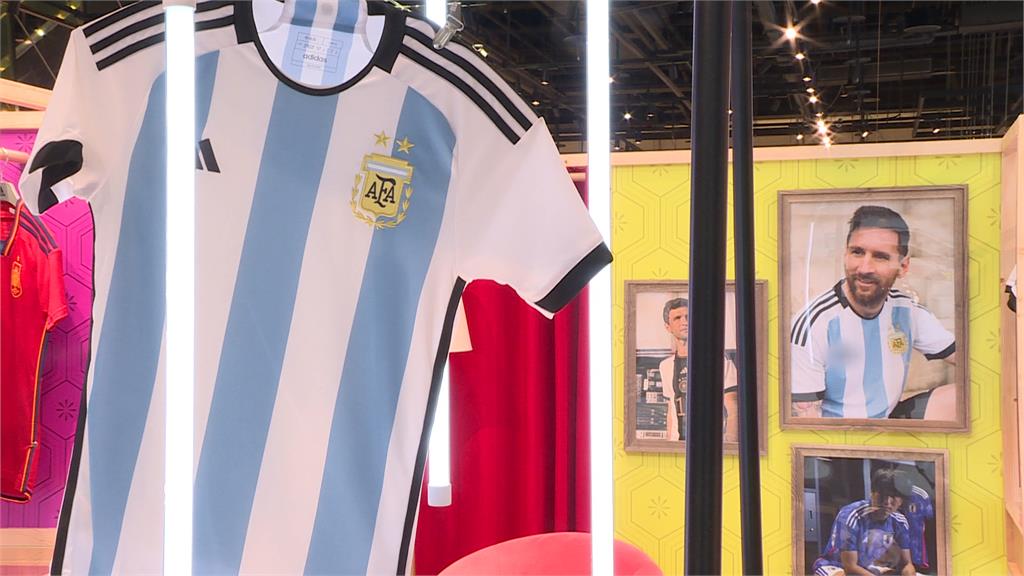 阿根廷奪下世足冠軍，讓國家隊的球衣更加熱賣。圖／非凡新聞