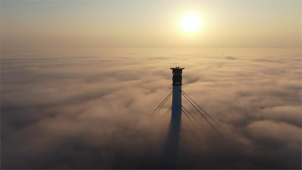 蒜頭大橋驚現雲海 美若霧中「金門大橋」