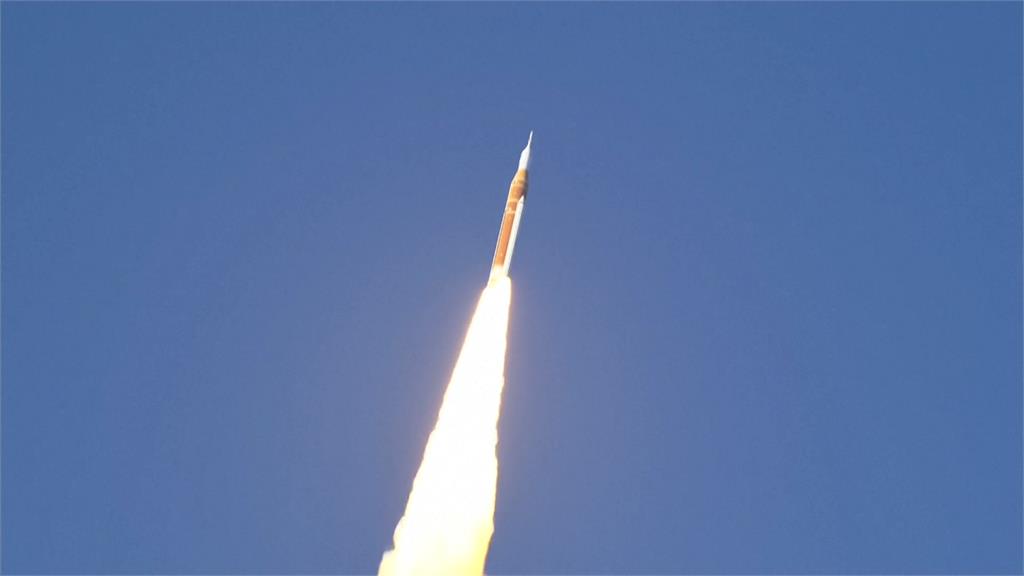 阿提米絲2號升空「馬桶阻塞」 太空人被迫改用尿袋