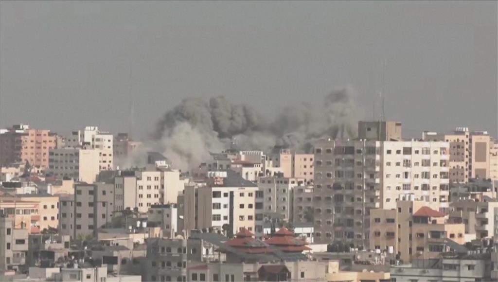 以色列再空襲加薩。圖／路透社、美聯社