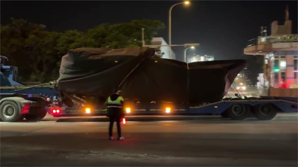 對美採購最後一批28輛M1A2T戰車抵台 凌晨運離台北港