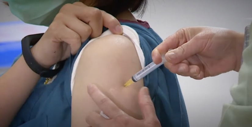新冠疫情來勢洶洶，接種疫苗成為台灣抗疫重要一環。圖：台視新聞