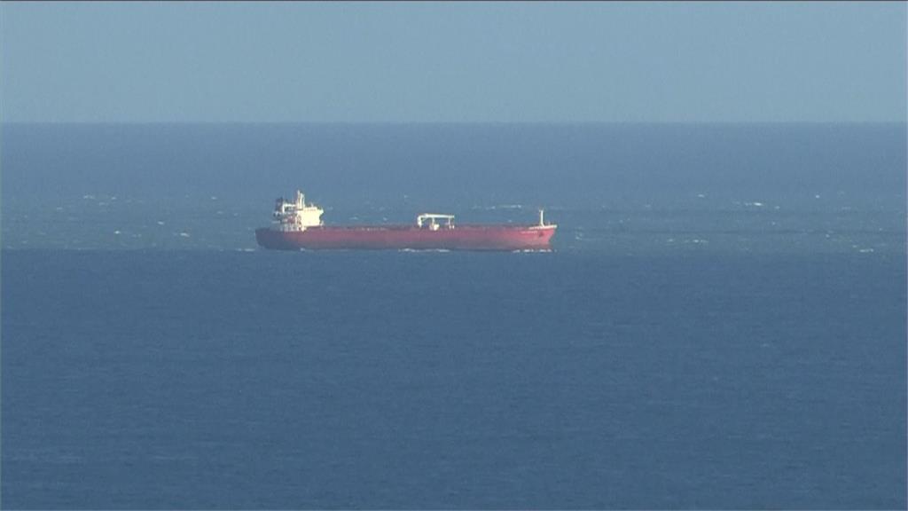 一艘油輪在英吉利海峽驚傳遭到劫持。圖：AP Direct（示意圖）