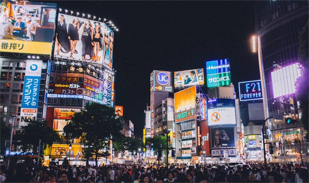 日本擬准許無症狀感染者可戴口罩外出購物。圖／翻攝自Pixabay