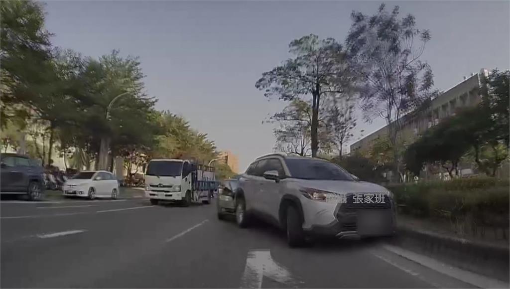 駕駛暴衝！ 成大醫院旁7車追撞 交通一度堵塞1人傷