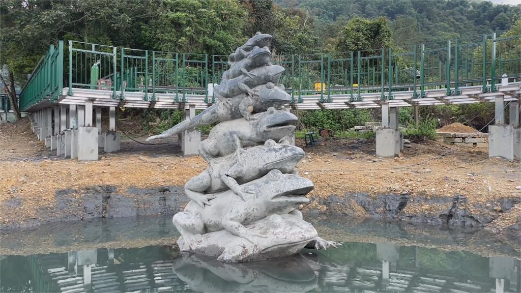 解渴！日月潭蓄水量增 九蛙疊像「喝到水了」