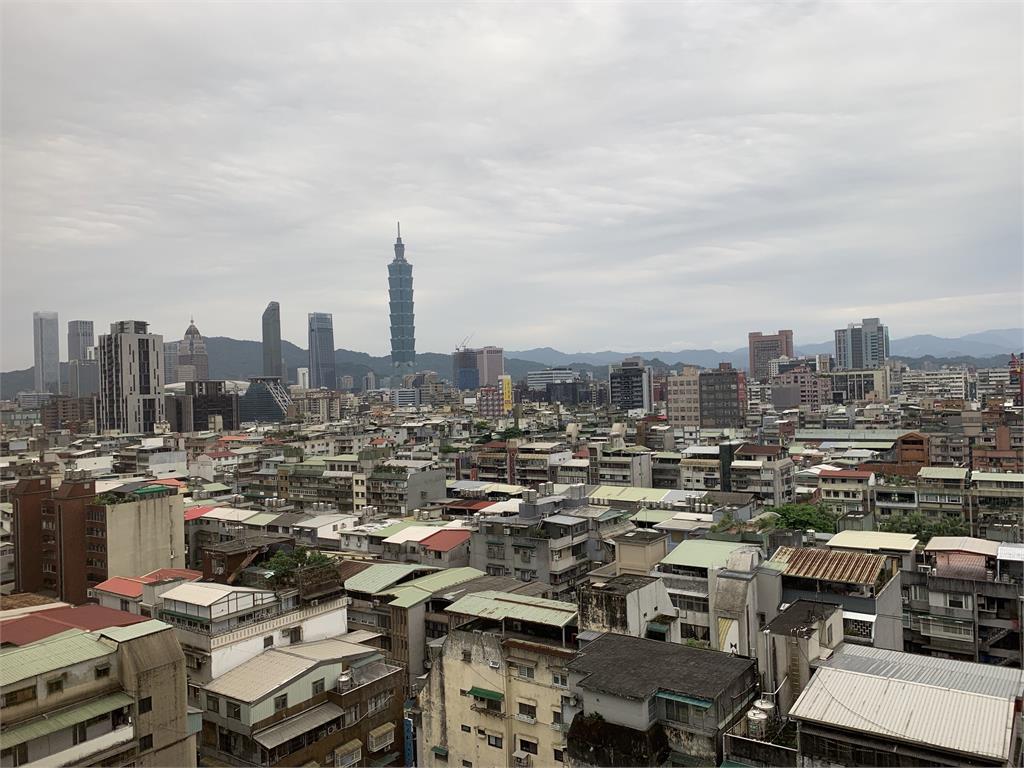 今水氣增加，各地降雨機率增加，提醒民眾記得帶傘。圖／台視新聞