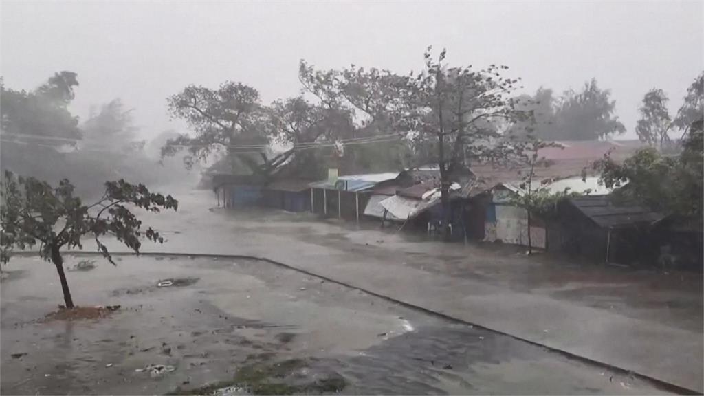 摩卡氣旋侵襲孟加拉、緬甸。圖／美聯社＋路透社