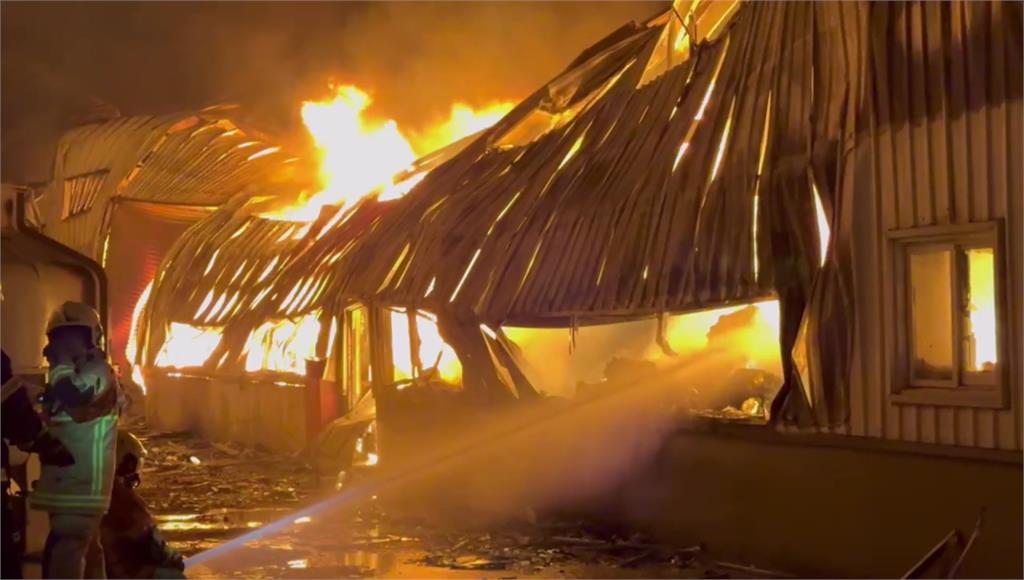 台南柳營資源回收廠大火　燒毀3百坪損失破千萬