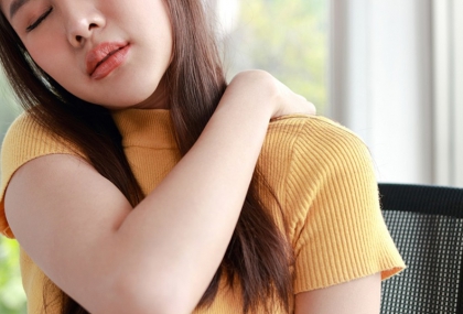 手抬不高、梳頭困難？醫師：小心旋轉袖肌腱破裂上身